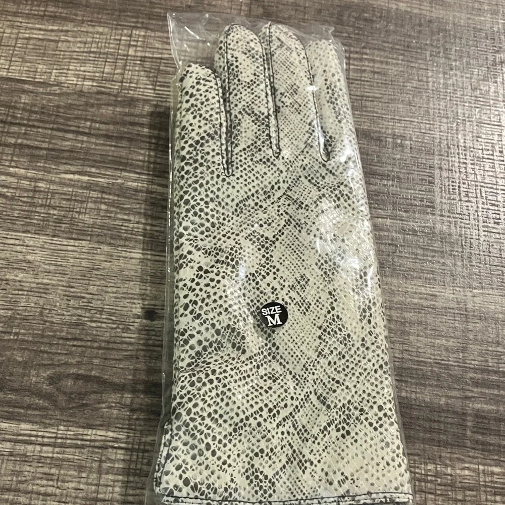 Snakeskin Pattern Gloves